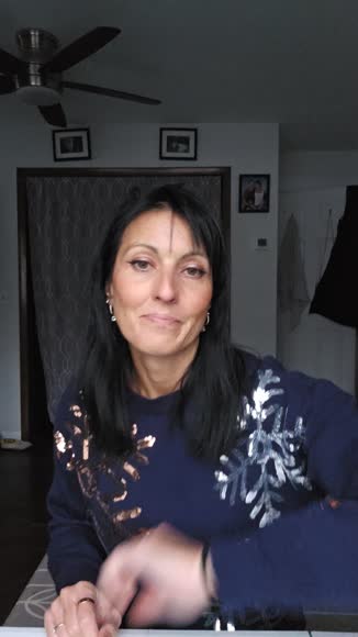 Video review of  JUICY BOMB shiny lipgloss  by 677939547bd0486ecebba979