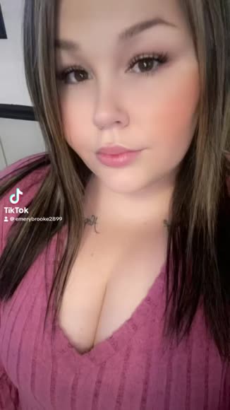 Video review of .essence. What The Fake! Plumping Lip Filler  by emerybrooke74