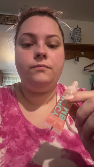 Video review of .essence. JUICY BOMB shiny lipgloss  by 678360d2c9bae503ebdddea8