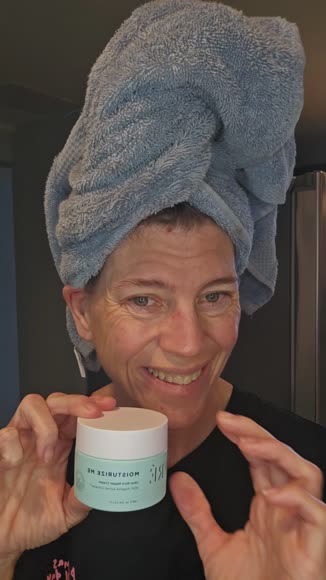 Video review of FRÉ Skincare Ultra-Rich Repair Facial Cream  by 6779d2bb9bd22df1469d09e3