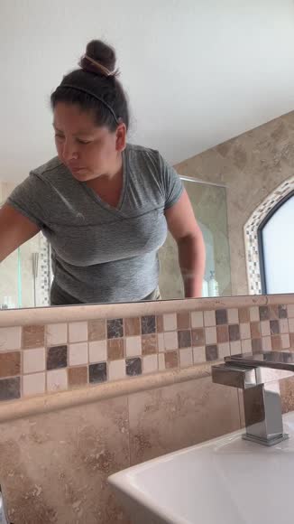 Video review of Zulay Kitchen Microfiber Cleaning Cloths - Multipurpose Kitchen Towels  by 67b22763ee1c3f6e5577bb84