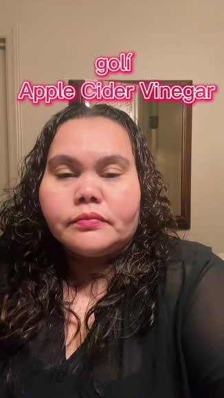 Video review of Goli Nutrition Apple Cider Vinegar Gummies & Vitamin  by 678418af41dcc6271738e1ec