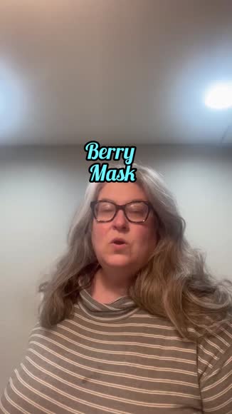 Video review of  Aurora Berry Facial Mask  by 673c0bff8fb32afdbb1eaae2