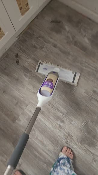 Video review of swiffer Power Mop Wood Mop Kit  by 6782b0fd3199d7f19fbf1de0