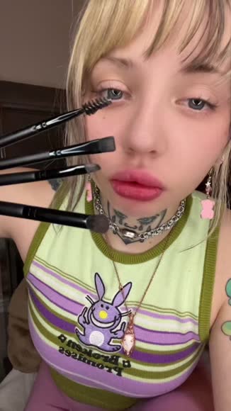 Video review of .e.l.f. Cosmetics. Ultimate Eyes 5 Piece Brush Collection  by dylanandtai