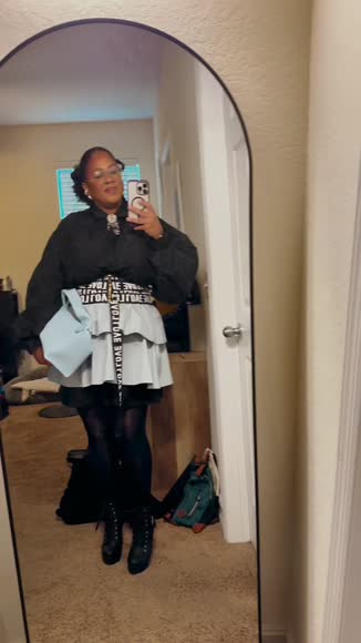 Video review of Clips Fashion & Beauty  by iamashuriicouture