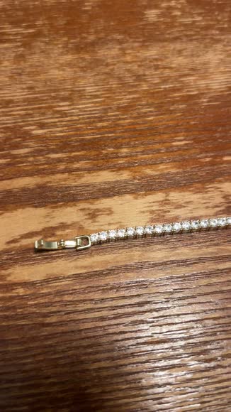 Video review of Pavoi Medium Tennis Bracelet  by izing4him