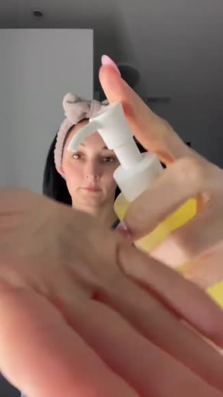Video review of Clips Fashion & Beauty  by 6771da565e12ef32e90157b1