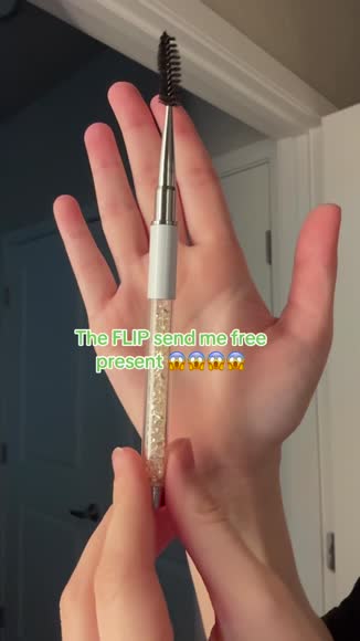 Video review of  Glitter Mascara Wand  by 67cba1624db63807ab1a4479