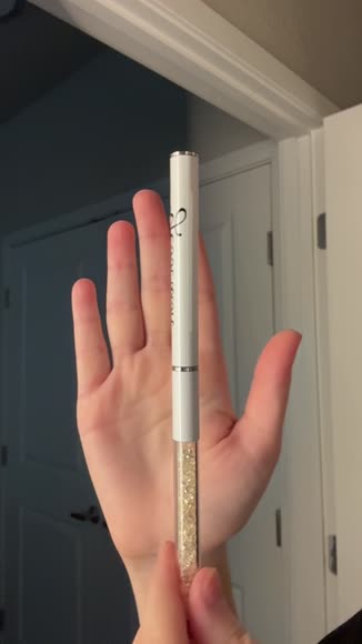 Video review of  Glitter Mascara Wand  by 67cba1624db63807ab1a4479