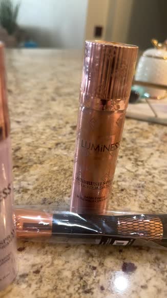 Video review of Luminess Airbrush Spray Silk Foundation Starter Kit  by 673c056c1a19b57320fe18bc