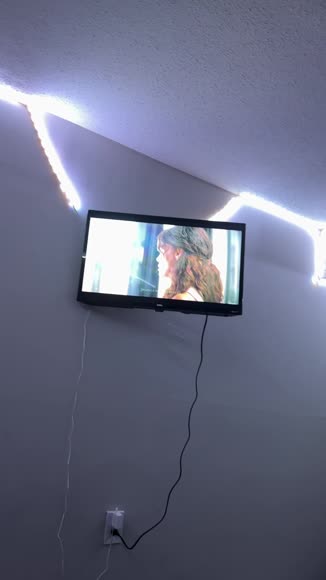 Video review of Clips TV & Movies  by 667f19d4116e26ef35251315