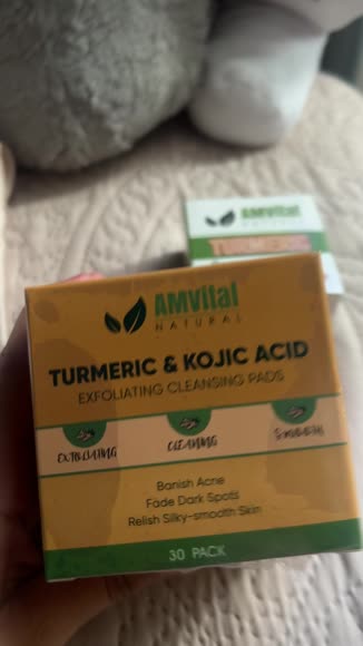 Video review of AMVital Kojic Acid & Turmeric Glow Cleansing Pads – Brighten & Even Skin Tone  by 67218efc9cc6b4231d126234