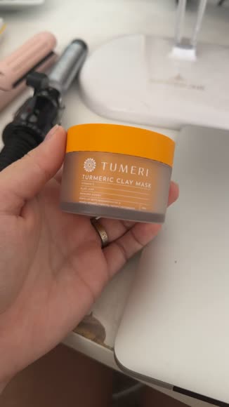 Video review of Tumeri Turmeric Clay Mask  by 640e8cd9e6ef0b4b745b5788