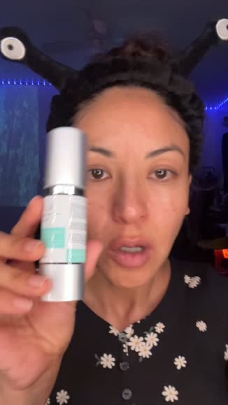 Video review of Kleem Organics Dark Spot Corrector Serum with Vitamin C for Brightening and Even Tone  by 66bbf93f12bcfa45f034f536