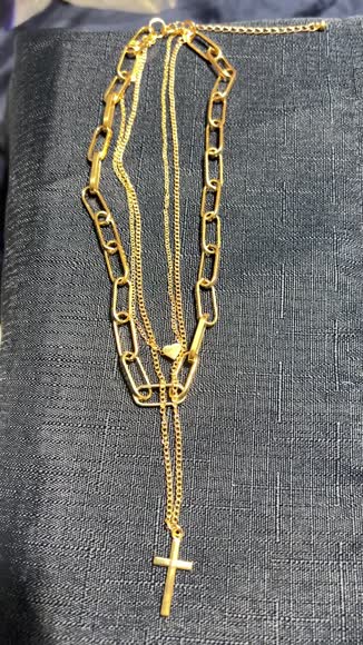 Video review of Evercado Heart & Cross Chain Necklace Set  by 67933231388de813499b856f