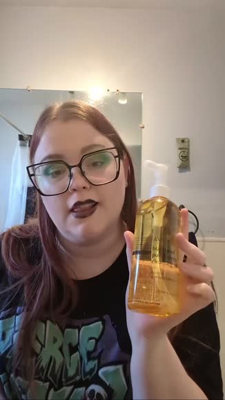 Video review of Clips Fashion & Beauty  by ashleyac246