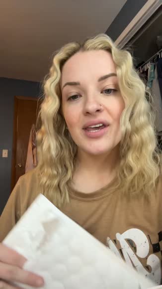 Video review of BUXOM Full-On™ Plumping Glossy Lip Oil  by 67df3b1fb747f552fe1d5cbb