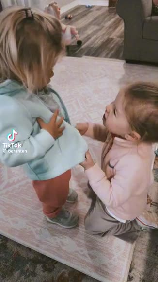 Video review of Clips Relationships  by 678599639e2d5ce1be153b8a