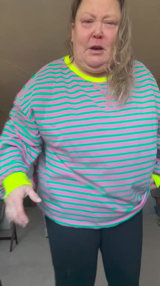 Video review of  Stripe Oversized Contrast Trim Pullover Sweatshirt  by 67ad70ed4bfd270f560173b8