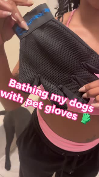 Video review of Mr. Peanut's 2 Pak Hand 259 Silicone Pins Pet Grooming Gloves  by keilove0112
