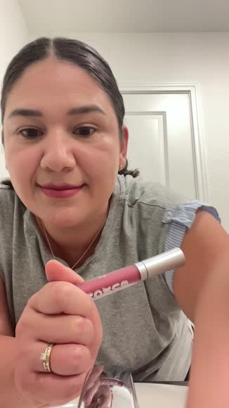 Video review of  Full-On™ Plumping Lip Matte  by 6783668918a1afaf6e97f20c