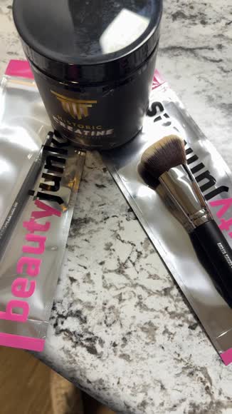 Video review of Beauty Junkees Angled Kabuki Makeup Brush  by 66776e787bbc934c15d45f5f