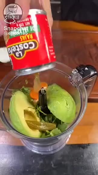 Video review of Goli Nutrition Apple Cider Vinegar Gummies & Vitamin  by 6783f4db876eebb4548676ae