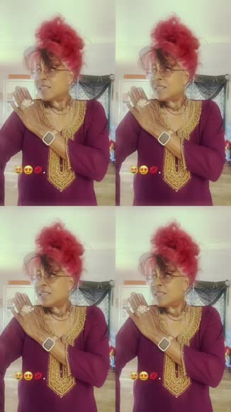 Video review of  JUICY BOMB shiny lipgloss  by 67864a31008a589241c141a0