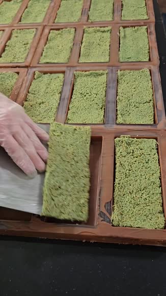 Video review of Ceres Gourmet Dubai Chocolate Bar Pistachio With Dark Chocolate Knafeh, Premium  by 6795456faf7fba5a6ab9b883