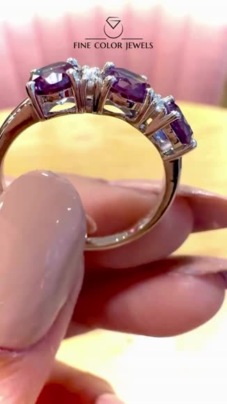 Video review of Clips Fashion & Beauty  by dave28282883