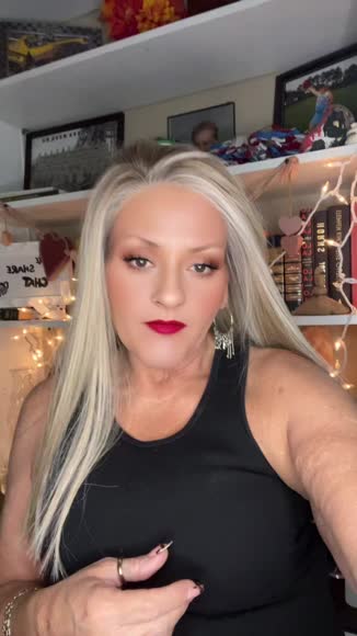 Video review of Clips Fashion & Beauty  by dfpcdh55my