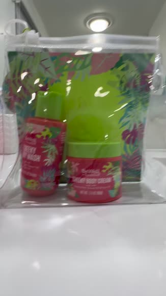 Video review of Clips Fashion & Beauty  by 66a44ed38bfff1301fd6d041