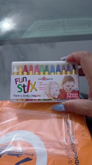 Video review of Dress Up America 12 Face Paint Crayons Set  by 679587d007b5a7708480fc6e