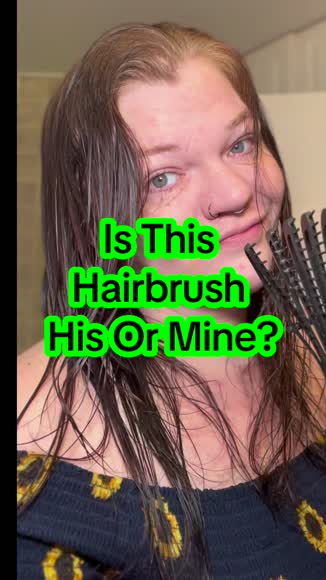 Video review of Heart Hair & Beauty LLC Heart Hair Detangle Brush  by sweetsavage86