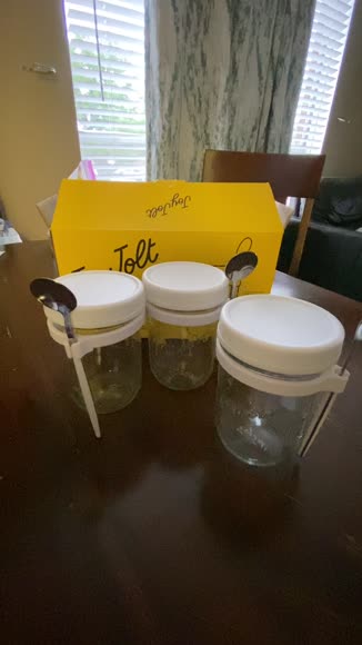 Video review of JoyJolt Dawn Overnight Oats Glass Containers  by 6796e0d206c1645efee75d32