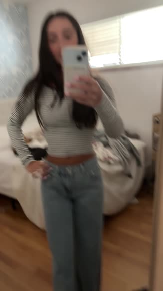 Video review of  Raelynn Washed Low Rise Jeans  by 672ad9c34cf1eded1a6b1a9c