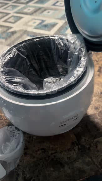 Video review of Cuckoo Electronics CUCKOO 6-Cup Rice Cooker | One-Touch Cooking, Nonstick Pot & Keep-Warm Function (CR-0671V)  by 820pre