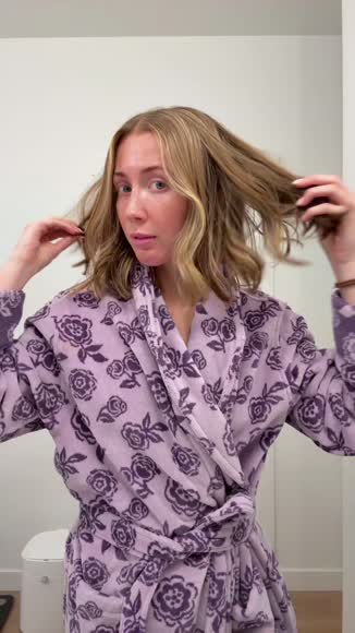 Video review of Clips Fashion & Beauty  by lindseybakes13