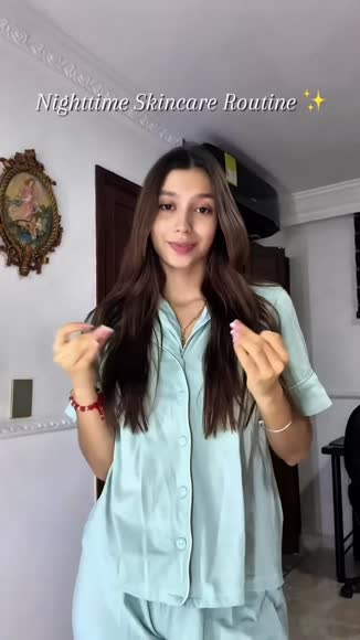 Video review of Clips Fashion & Beauty  by 662c4e0f3516056e4cbd14f7