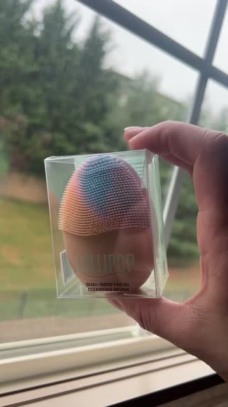 Video review of Lollipop Brushes Dual-Sided Facial Cleansing Brush for Gentle Exfoliation  by mommyfrmula