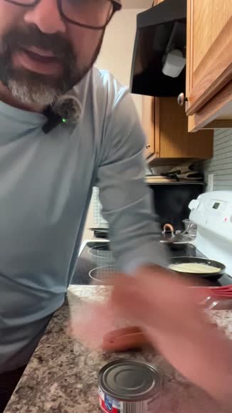 Video review of Zulay Kitchen Soft Edge Can Opener  by 6787095894d0d23a2a0ad483