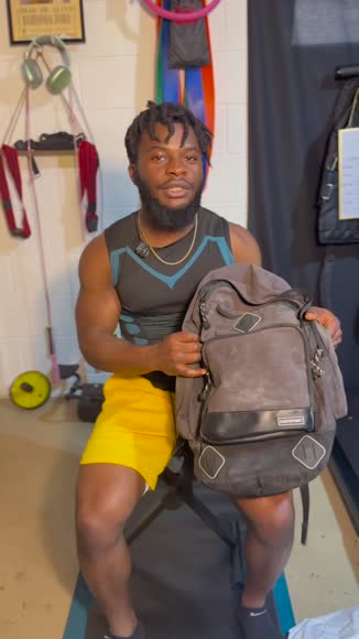 Video review of Squatz Travel Duffle Backpack  by 67a174fa554bf921c989bdb4