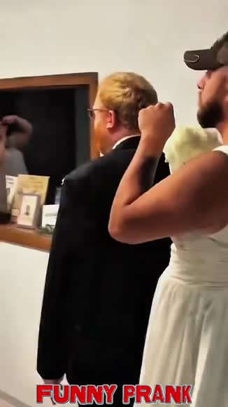 Video review of Clips Comedy  by 6799c807dbd38a6ff7569857