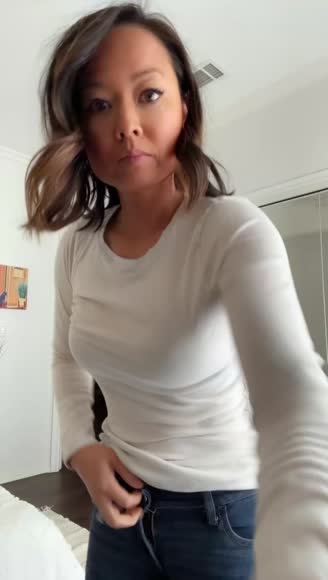 Video review of  Dakota Plaid Pants  by 677ce1df51b184eb9b83b3f6