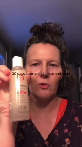 Video review of Omic Skincare Biphasic Micellar Water Hydrating Makeup Remover & Cleanser   by 6768b8563cc340d2a4e0a74b