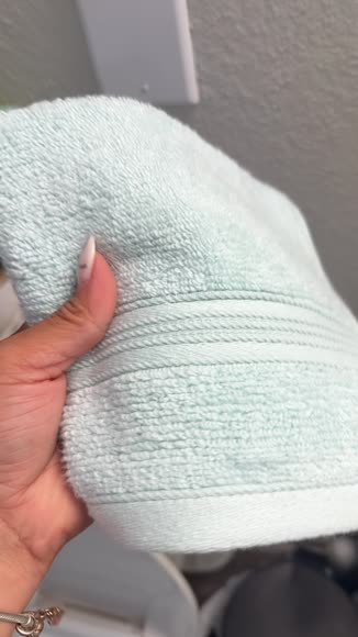 Video review of Lux Decor Collection 6-Pc Towel Set - 100% Cotton, Absorbent, 525 GSM, 2 Bath, 2 Hand, 2 Washcloths  by 6599ac8d8345c13ebb2ba4f2