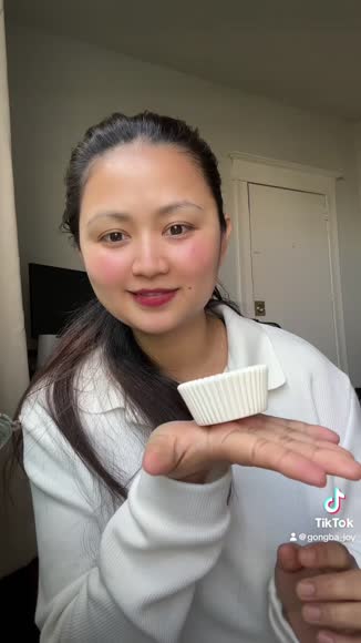 Video review of KPKitchen White Cupcake Liners Standard Size - 300-Pack Paper Baking Cups  by 67706925502978648cd698f9