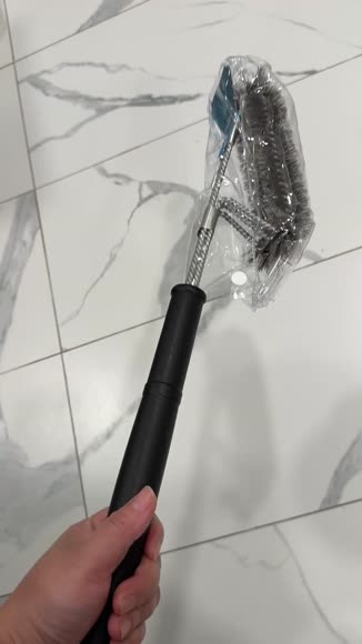 Video review of Zulay Kitchen Heat Boss Grill Brush  by 67dc31892bc8a580e00aca68
