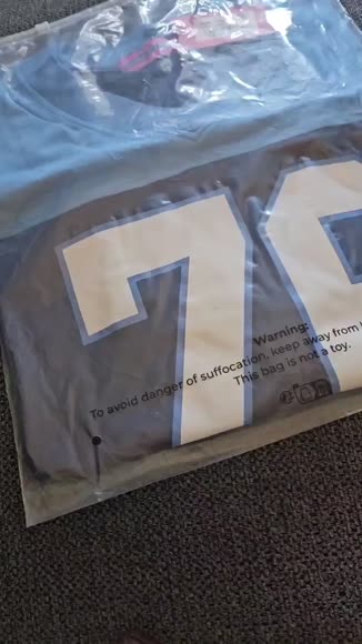 Video review of Edikted 76 Oversized T-Shirt  by 677d157b2aebdf6664283cbe